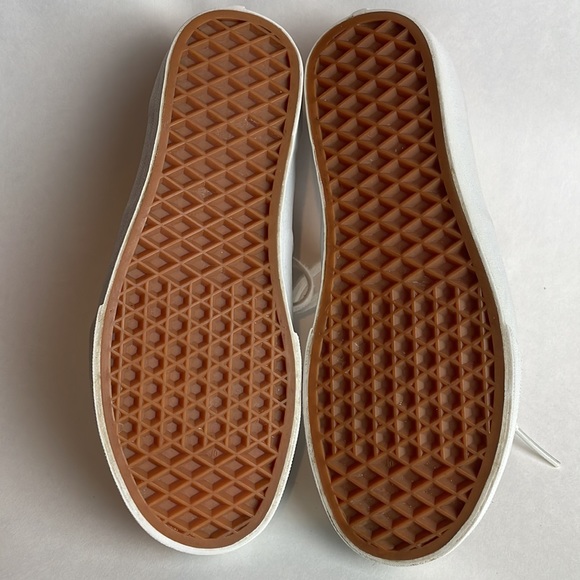 THE BEATLES BY VANS • YELLOW SUBMARINE • ALL YOU NEED IS LOVE • WOMENS 5.5 - Picture 5 of 9